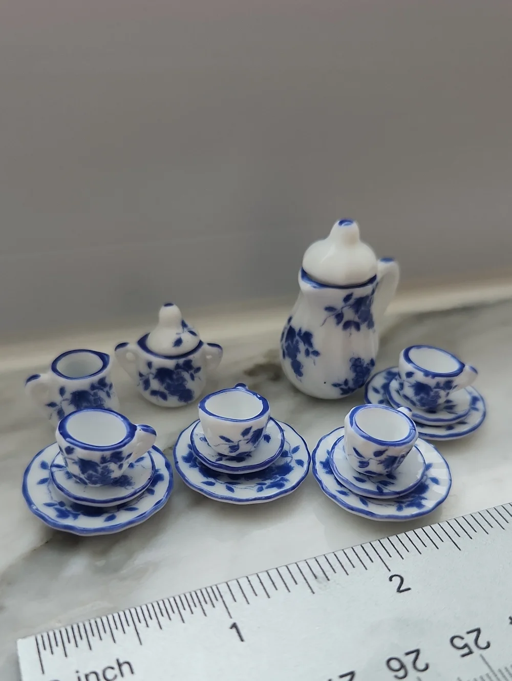 Miniature Porcelain Tea Set (Odoria) Dollhouse Decoration Accessories, Blue Grap